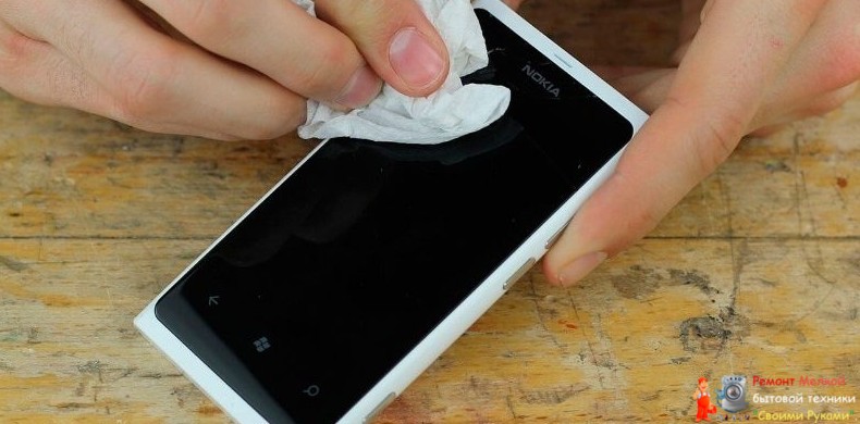 Как убрать царапины на экране смартфона подручными средствами и не платить за ремонт - «Уход за бытовой техникой»