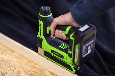 Как пользоваться строительным степлером правильно - «Эксплуатация»