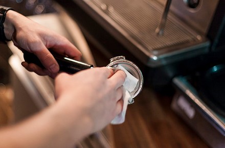 Как промыть кофемашину: инструкции для разных типов - «Эксплуатация»